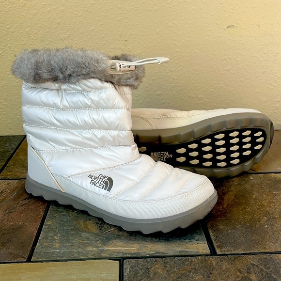Size 10 The North Face Thermoball boots - Picture 1 of 5